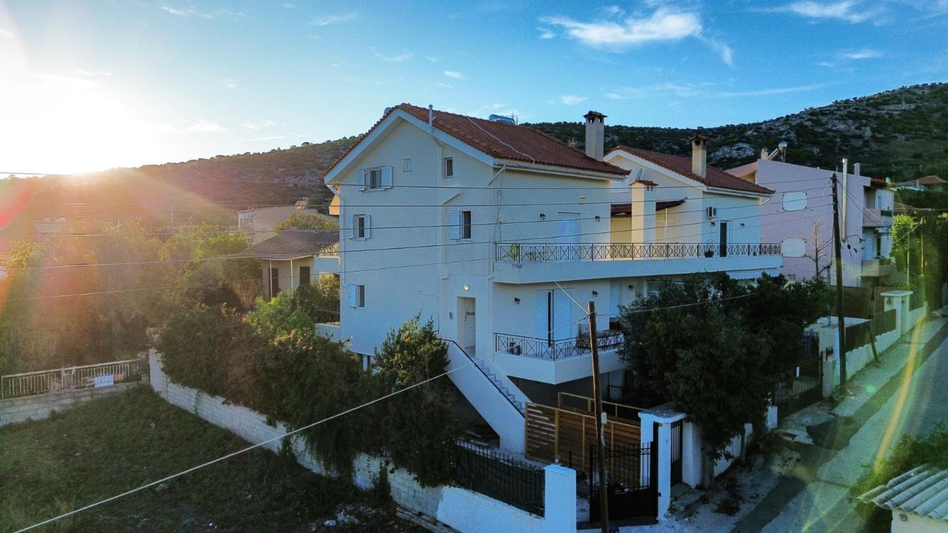 Beautiful Maisonette With A View To The Mountains And The Sea Agia Marina  Eksteriør billede